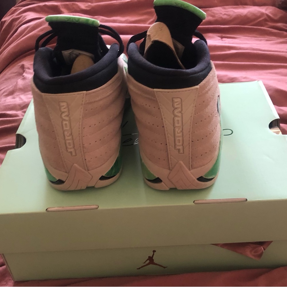 Women’s Air Jordans Aleali May sneakers. - Picture 3 of 5